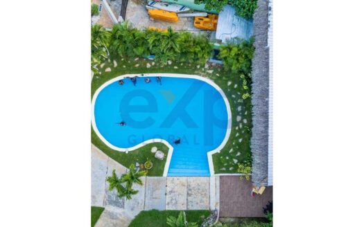 Finca de Ensueño en Caleta: ¡Inversión Perfecta!